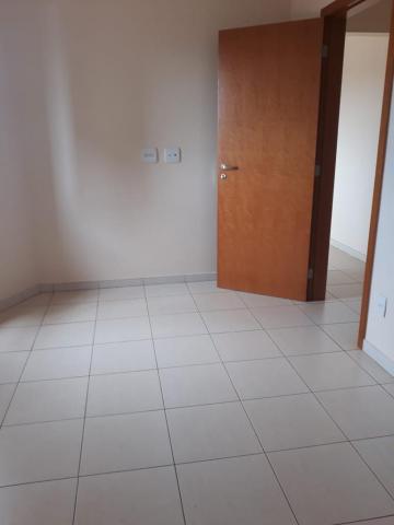 Alugar Apartamentos / Padrão em Ribeirão Preto R$ 1.600,00 - Foto 3