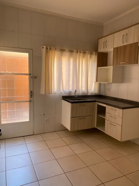 Alugar Casas / Condomínio em Ribeirão Preto R$ 1.300,00 - Foto 9