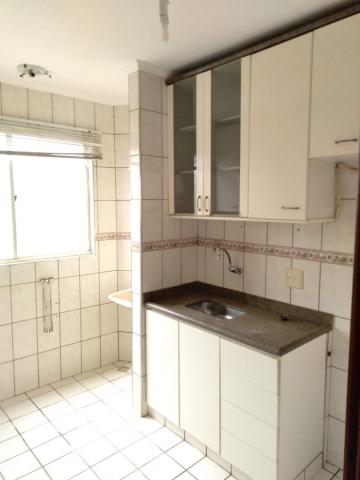 Alugar Apartamentos / Padrão em Ribeirão Preto R$ 1.200,00 - Foto 2