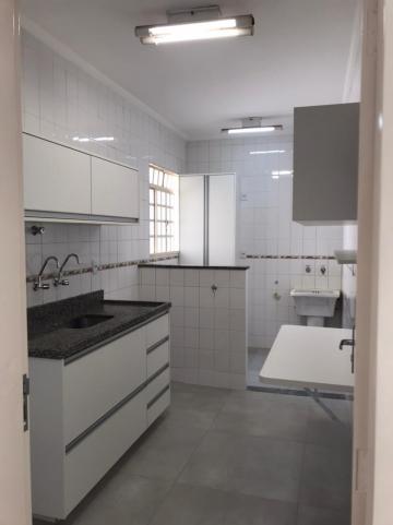 Alugar Apartamentos / Padrão em Ribeirão Preto R$ 1.750,00 - Foto 3