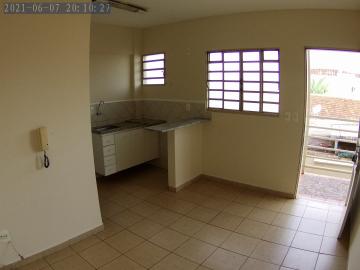 Alugar Apartamentos / Padrão em Ribeirão Preto R$ 650,00 - Foto 3