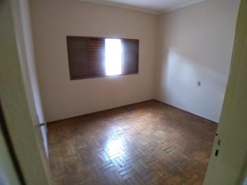 Alugar Casas / Padrão em Ribeirão Preto R$ 1.000,00 - Foto 9