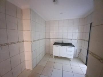 Alugar Apartamentos / Padrão em Ribeirão Preto R$ 700,00 - Foto 2