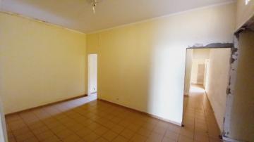 Alugar Casas / Padrão em Ribeirão Preto R$ 1.600,00 - Foto 1