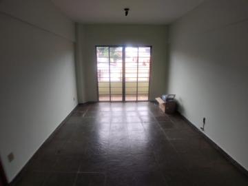 Alugar Apartamentos / Padrão em Ribeirão Preto R$ 700,00 - Foto 2