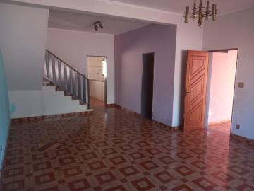 Alugar Casas / Padrão em Ribeirão Preto R$ 2.700,00 - Foto 1