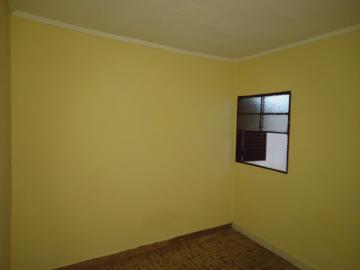 Alugar Casas / Padrão em Ribeirão Preto R$ 700,00 - Foto 6
