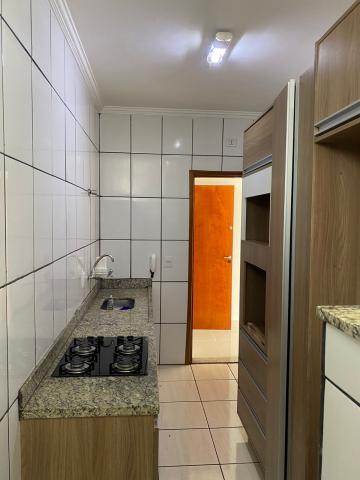 Alugar Apartamentos / Padrão em Ribeirão Preto R$ 1.700,00 - Foto 5