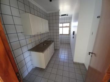 Alugar Apartamentos / Padrão em Ribeirão Preto R$ 700,00 - Foto 4