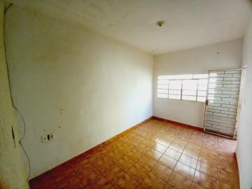 Alugar Casas / Padrão em Ribeirão Preto R$ 750,00 - Foto 1