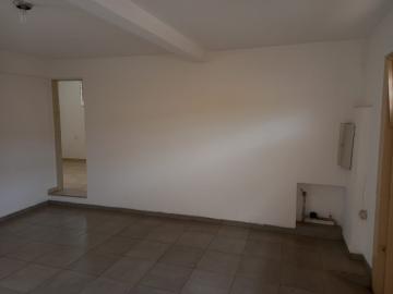 Alugar Casas / Padrão em Ribeirão Preto R$ 1.100,00 - Foto 2