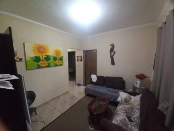 Alugar Casas / Padrão em Ribeirão Preto R$ 800,00 - Foto 2