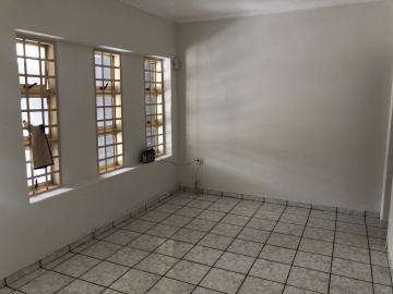 Alugar Casas / Padrão em Ribeirão Preto R$ 1.200,00 - Foto 1