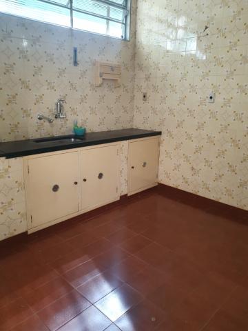 Alugar Casas / Padrão em Ribeirão Preto R$ 1.600,00 - Foto 4