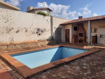 Alugar Casas / Padrão em Ribeirão Preto R$ 4.000,00 - Foto 1