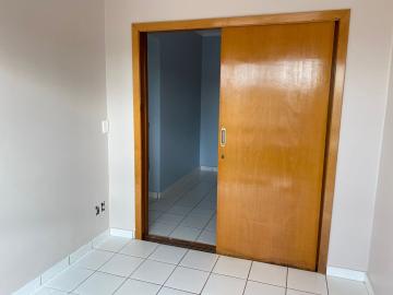 Alugar Apartamentos / Padrão em Ribeirão Preto R$ 900,00 - Foto 5