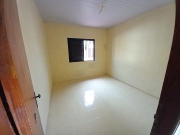 Alugar Casas / Padrão em Ribeirão Preto R$ 600,00 - Foto 4