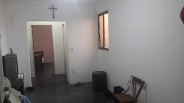 Alugar Apartamentos / Padrão em Ribeirão Preto R$ 750,00 - Foto 1