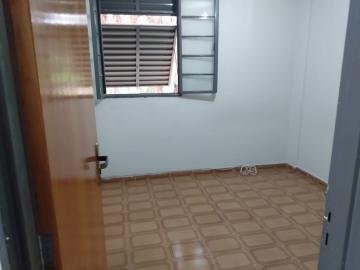 Alugar Apartamentos / Padrão em Ribeirão Preto R$ 1.000,00 - Foto 2