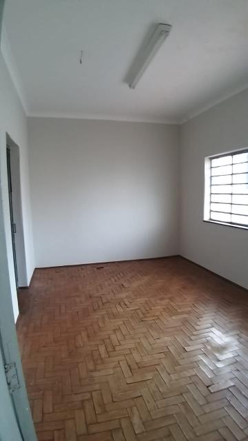 Alugar Casas / Padrão em Ribeirão Preto R$ 980,00 - Foto 9