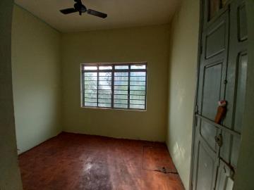 Alugar Casas / Padrão em Ribeirão Preto R$ 750,00 - Foto 3