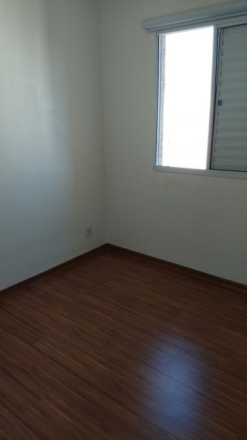 Alugar Apartamentos / Padrão em Ribeirão Preto R$ 950,00 - Foto 1