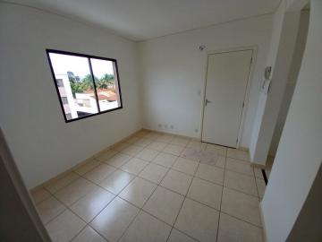 Alugar Apartamentos / Padrão em Ribeirão Preto R$ 700,00 - Foto 2