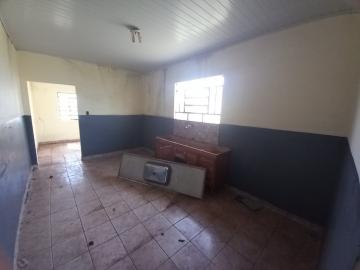 Alugar Casas / Padrão em Ribeirão Preto R$ 800,00 - Foto 4