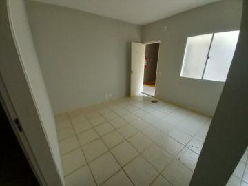 Alugar Apartamentos / Padrão em Ribeirão Preto R$ 605,00 - Foto 1