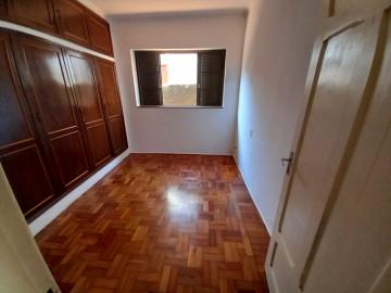 Alugar Casas / Padrão em Ribeirão Preto R$ 1.350,00 - Foto 4