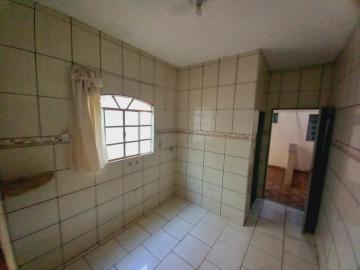 Alugar Casas / Padrão em Ribeirão Preto R$ 1.000,00 - Foto 3