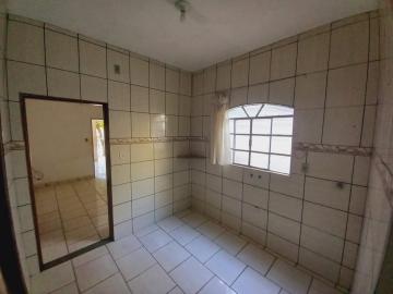 Alugar Casas / Padrão em Ribeirão Preto R$ 1.000,00 - Foto 5