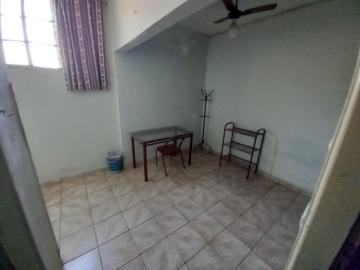 Casas / Padrão em Ribeirão Preto Alugar por R$600,00