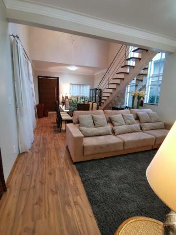 imagem 2 - Casa de 207m² com 04 quartos á venda em condomínio - Condomínio Figueira Branca imagem 2 - Casa de 207m² com 04 quartos á venda em condomínio - Condomínio Figueira Branca