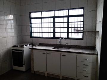 Alugar Casas / Padrão em Ribeirão Preto R$ 1.600,00 - Foto 3