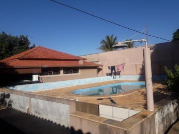 Casas / Chácara / Rancho em Cajuru , Comprar por R$636.000,00