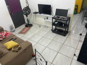 Alugar Casas / Padrão em Ribeirão Preto R$ 650,00 - Foto 1