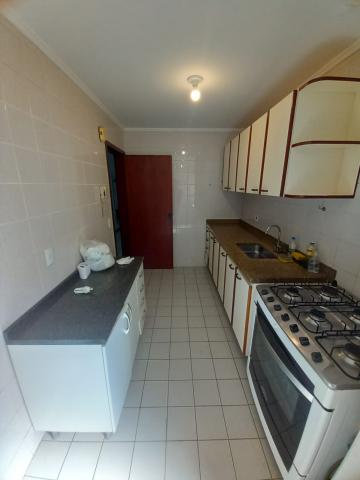 Alugar Apartamentos / Padrão em Ribeirão Preto R$ 1.400,00 - Foto 5