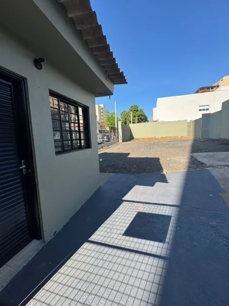 imagem 1 - Terreno comercial de 336m² com 01 lavabo para locação - Centro imagem 1 - Terreno comercial de 336m² com 01 lavabo para locação - Centro