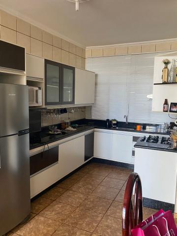 imagem 4 - ÓTIMA CASA COM 4 DORMITÓRIOS PRÓXIMO A RUA JAVARI imagem 4 - ÓTIMA CASA COM 4 DORMITÓRIOS PRÓXIMO A RUA JAVARI