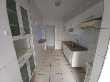 Alugar Apartamentos / Padrão em Ribeirão Preto R$ 900,00 - Foto 3