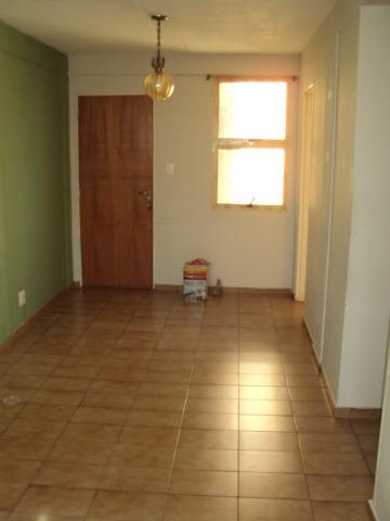 Alugar Apartamentos / Padrão em Ribeirão Preto R$ 593,00 - Foto 2