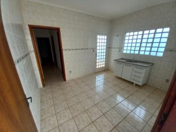 Alugar Casas / Padrão em Ribeirão Preto R$ 1.100,00 - Foto 2