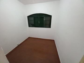 Alugar Casas / Padrão em Ribeirão Preto R$ 700,00 - Foto 4