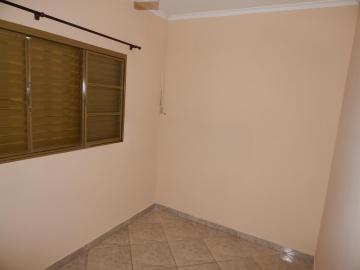 Alugar Casas / Padrão em Ribeirão Preto R$ 1.800,00 - Foto 6