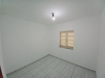 Alugar Casas / Padrão em Ribeirão Preto R$ 1.100,00 - Foto 4