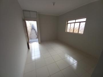 Alugar Casas / Padrão em Ribeirão Preto. apenas R$ 850,00