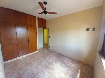 Alugar Apartamentos / Padrão em Ribeirão Preto R$ 1.700,00 - Foto 2