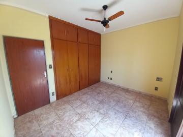 Alugar Apartamentos / Padrão em Ribeirão Preto R$ 1.700,00 - Foto 3