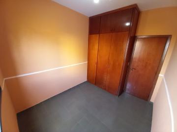 Alugar Apartamentos / Padrão em Ribeirão Preto R$ 800,00 - Foto 2